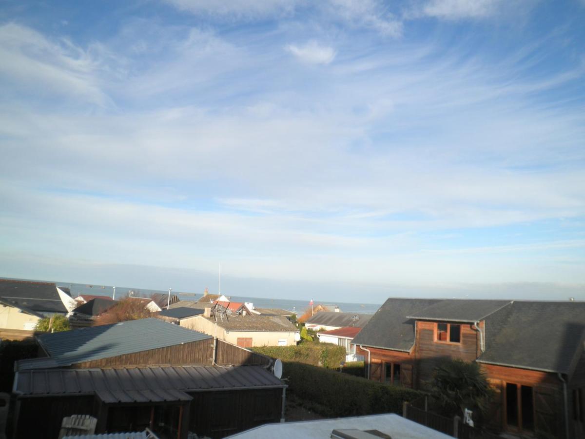 Appartement F1 Mansarde A 100M De La Plage, Proche De Arromanches Et Des Plages Du Debarquement Saint-Côme-de-Fresné Dış mekan fotoğraf